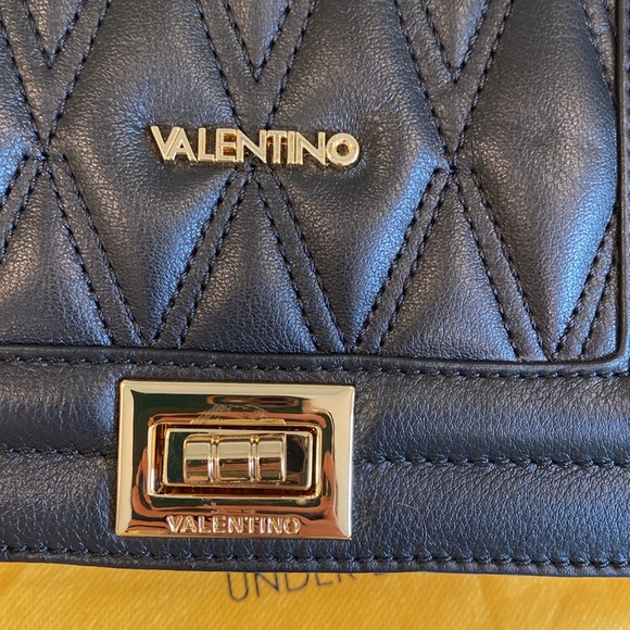 VALENTINO BY MARIO VALENTINO
Beatriz D Leather Shoulder Bag - Picture 9 of 11